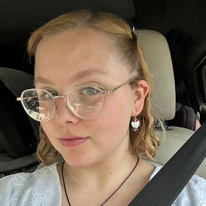 Meet your Posher, Madeline